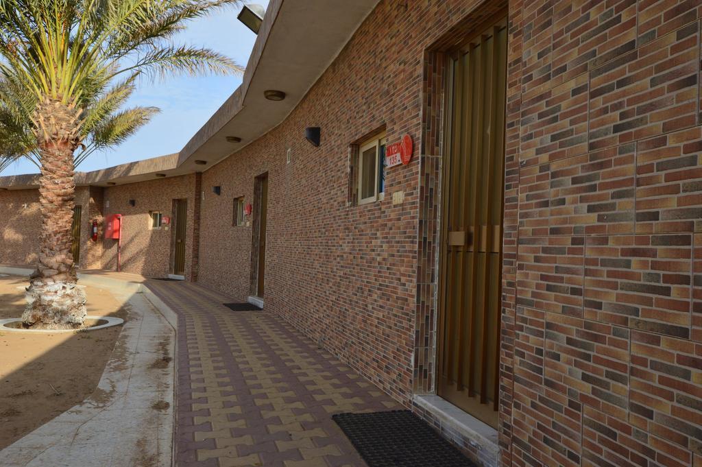 Al Ahmadi Plaza Resort Янбу Экстерьер фото