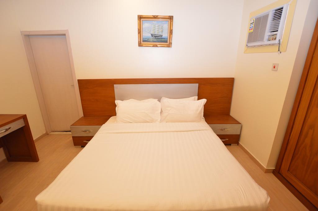 Al Ahmadi Plaza Resort Янбу Экстерьер фото