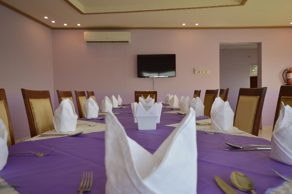Al Ahmadi Plaza Resort Янбу Экстерьер фото
