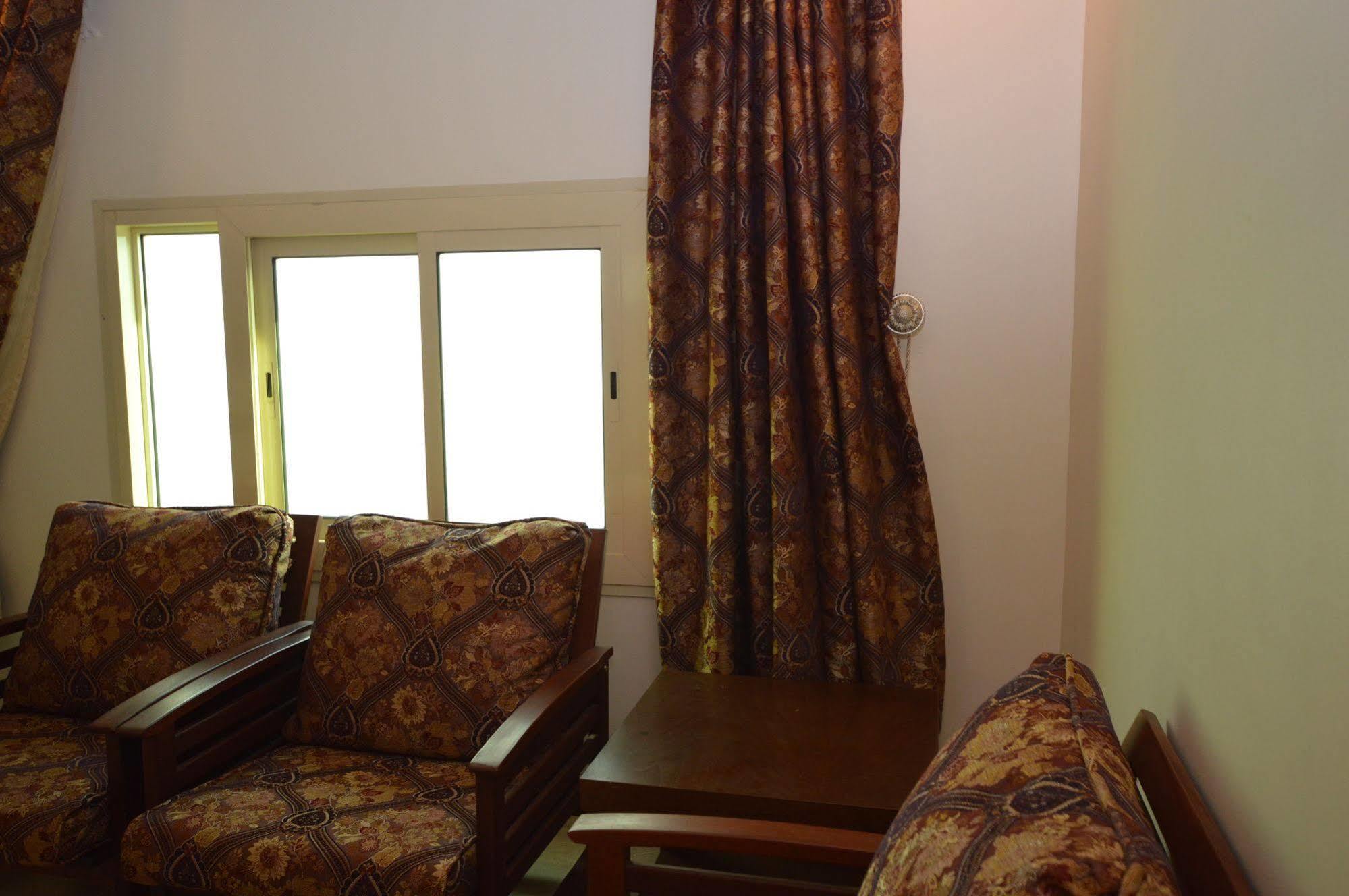 Al Ahmadi Plaza Resort Янбу Экстерьер фото